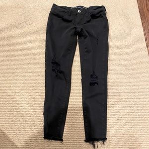 Black distressed AE Jegging